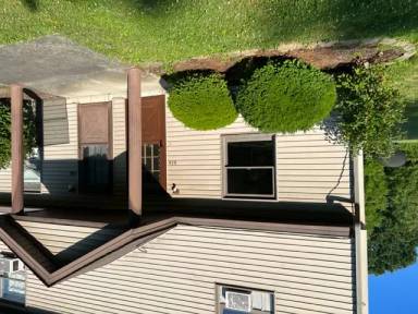 Main picture of 612 N Four Mile Run Rd