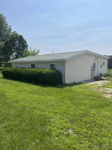Main picture of 355 Oak Hill Rd
