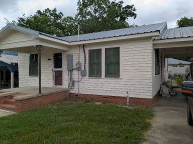 Main picture of 413 E Oak St