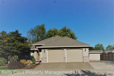 Main picture of 2722 N Main St