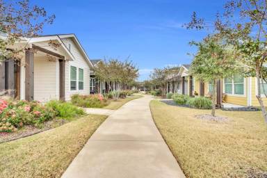 Main picture of 500 Woodside Trl