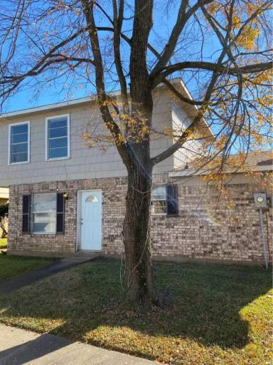 Main picture of 103 Carriage Square Dr