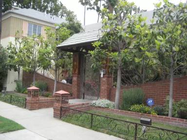 Main picture of 1648 Odgen Dr