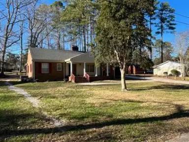 Main picture of 207 Tucker Dr
