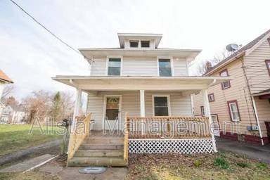 Main picture of 284 Gordon Dr