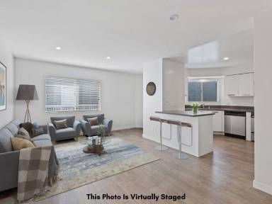 Main picture of 810 Crenshaw Blvd