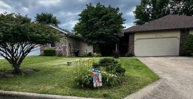 Main picture of 3710 W Sylvania St