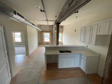 Main picture of 883 Broadway