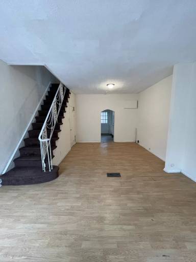 Main picture of 4546 N Mole St