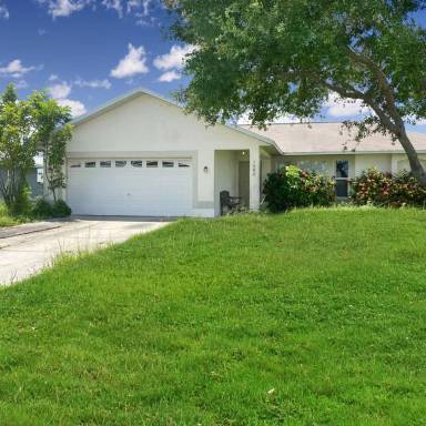 Main picture of 1502 SE 8th Pl