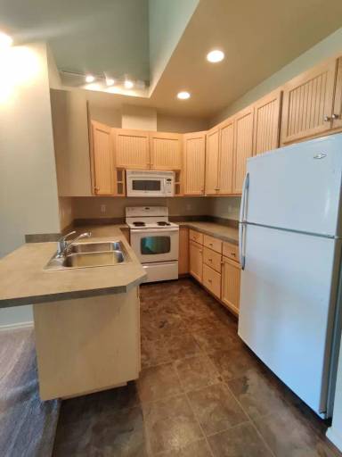 Main picture of 2327 Hood Ave
