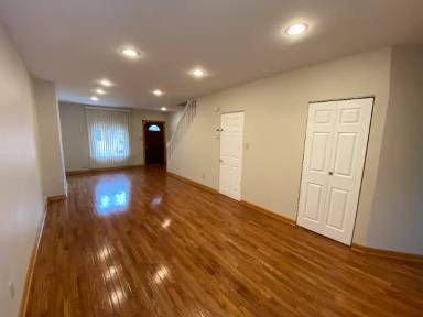 Main picture of 4135 Delevan St