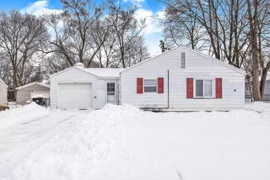 Main picture of 2416 Crest Ave