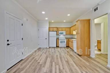 Main picture of 604 S Fair Oaks Ave