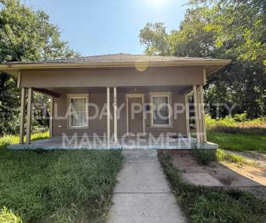 Main picture of 554 N Madison Ave
