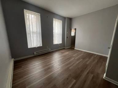 Main picture of 1414 W Allegheny Ave