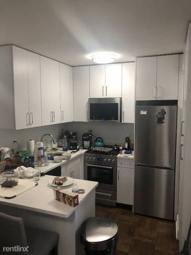 Main picture of 165 E 35th St Apartments