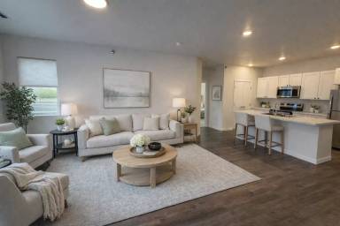 Main picture of 905 Lavergne Ave