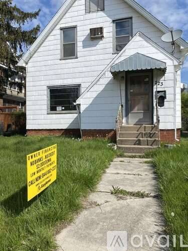 Main picture of 223 W Locust St