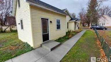 Main picture of 204 6th Ave
