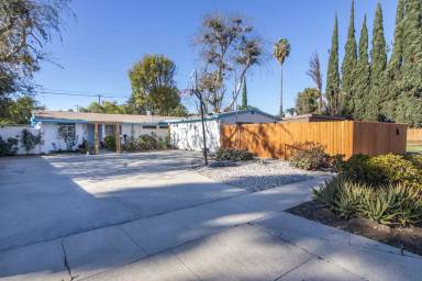 Main picture of 8215 Aura Ave