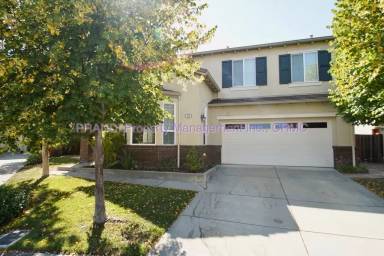 Main picture of 19 Waterbury Ln