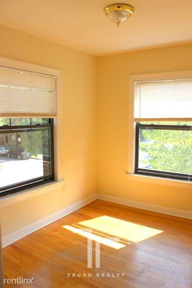 Main picture of 1200 W Wellington Ave & 3000-08 N Racine Ave