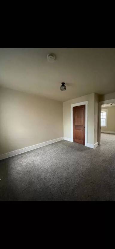 Main picture of 403 E Ross St