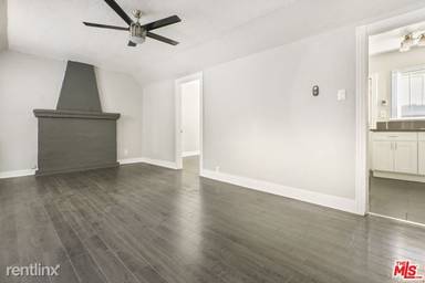 Main picture of 4127 - 4131 Monroe St