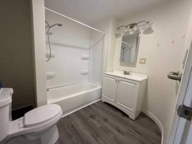 Main picture of 313 N Michigan Ave