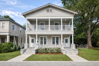 Main picture of 1926 Walnut St