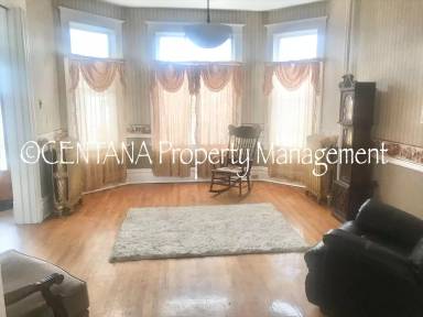 Main picture of 720 W Broadway St