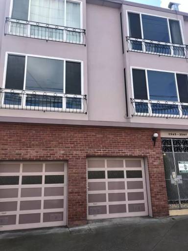 Main picture of 2565 Greenwich St