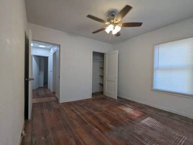 Main picture of 2403 Division Ave