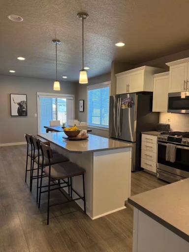 Main picture of 621 N Meadow Ln