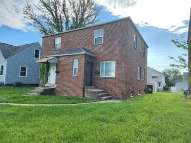 Main picture of 740 S Harris Ave