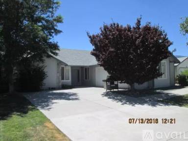 Main picture of 967 Parkview Ct