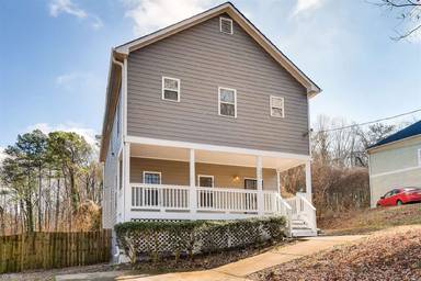 Main picture of 1055 Ada Ave NW