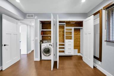 Main picture of 110 E Hillcrest Blvd