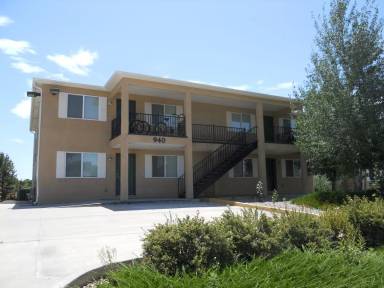 Main picture of 940 Village Cir