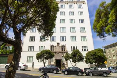 Main picture of 2677 LARKIN Apartments