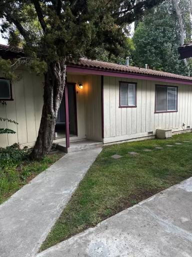 Main picture of 8865 Amapoa Ave