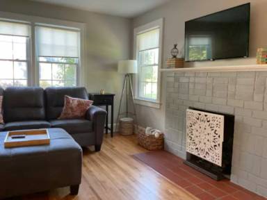 Main picture of 412 E Main St