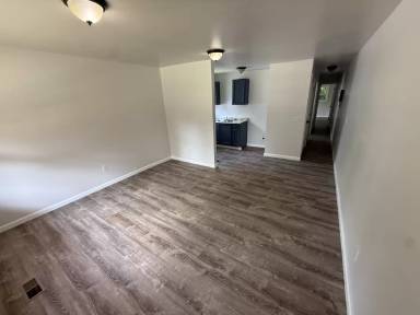 Main picture of 521 N Hawthorne St