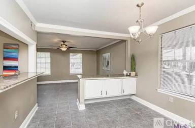 Main picture of 10863 W Fuller Pl
