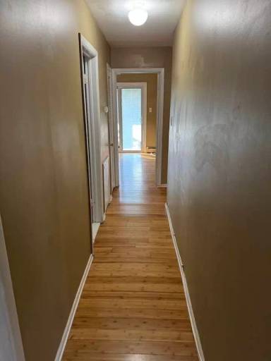 Main picture of 703 N Oxford Ave