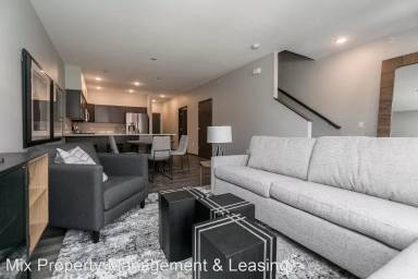 Main picture of 400 2nd St SW