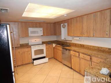 Main picture of 5005 Genesis Ave