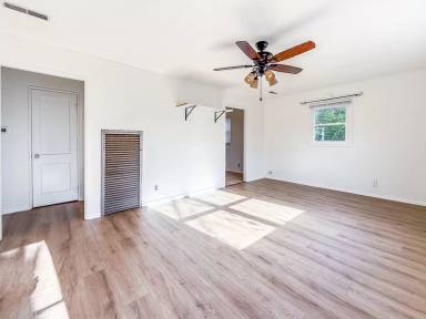 Main picture of 1201 S Lynn St