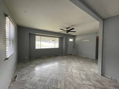 Main picture of 3618 S 120th St
